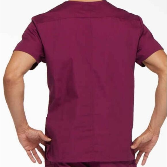 Dickies Men's EDS Signature V-neck Scrub Top, Sz Small, color Wine, NWOT - Picture 2 of 9